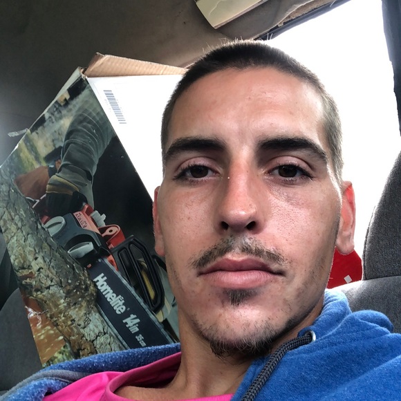 Meet your Posher, Andrew - Picture 1 of 1